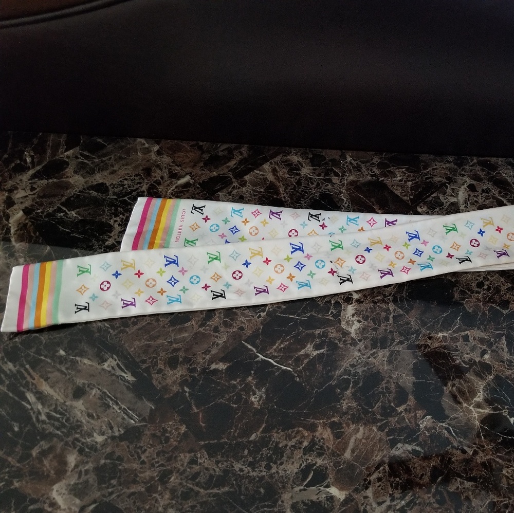 Louis Vuitton scarf